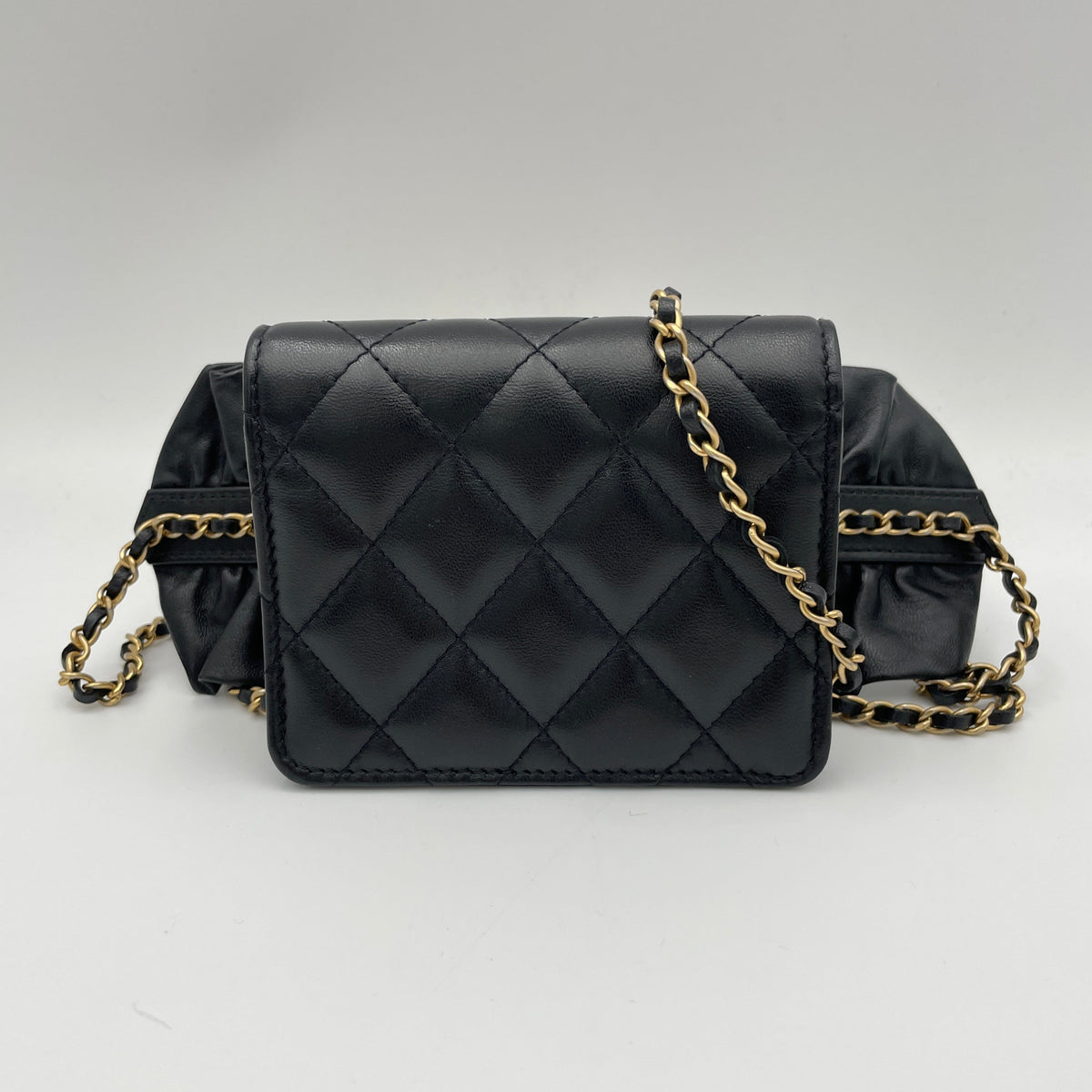 Classic Flap Chain Mini Black Card Holder in Lambskin, Gold hardware