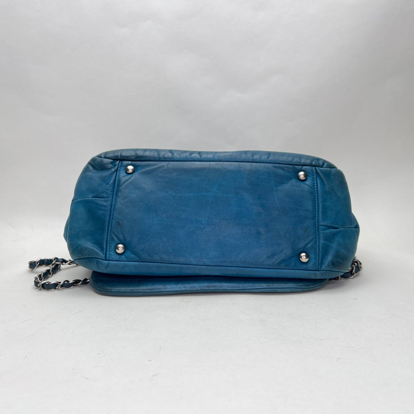Glint Accordion Flap Blue Shoulder Bag in Lambskin, Silver hardware