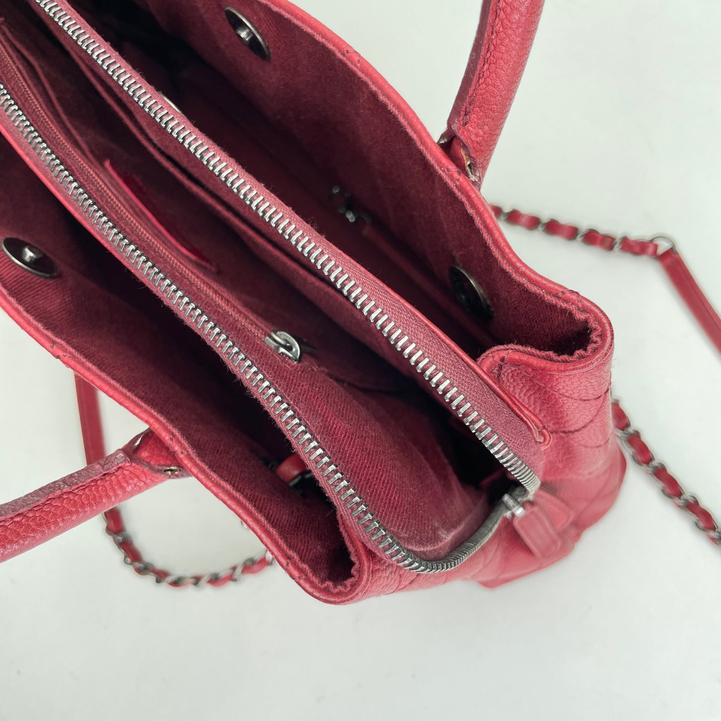 Shopping Red Tote Bag in Caviar Leather, Ruthenium hardware