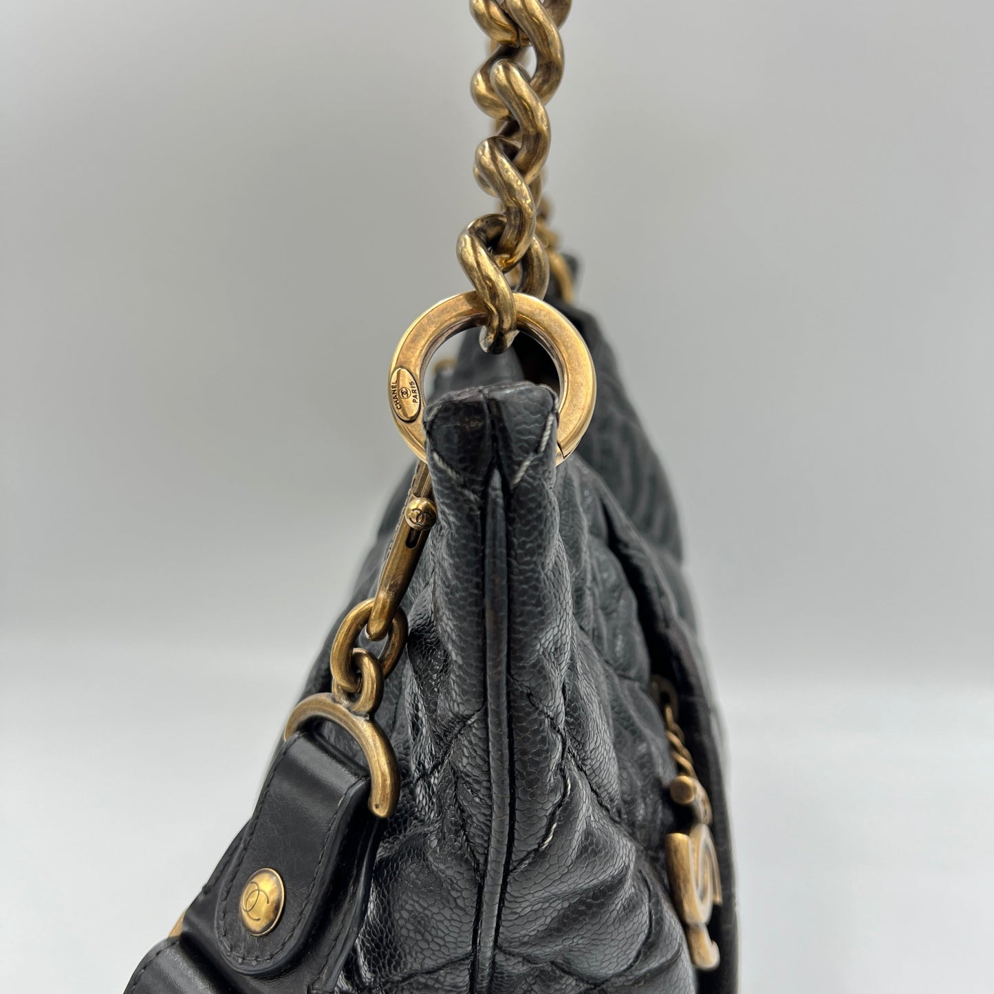 Coco pleats Black Shoulder Bag in Caviar Leather, Gold hardware