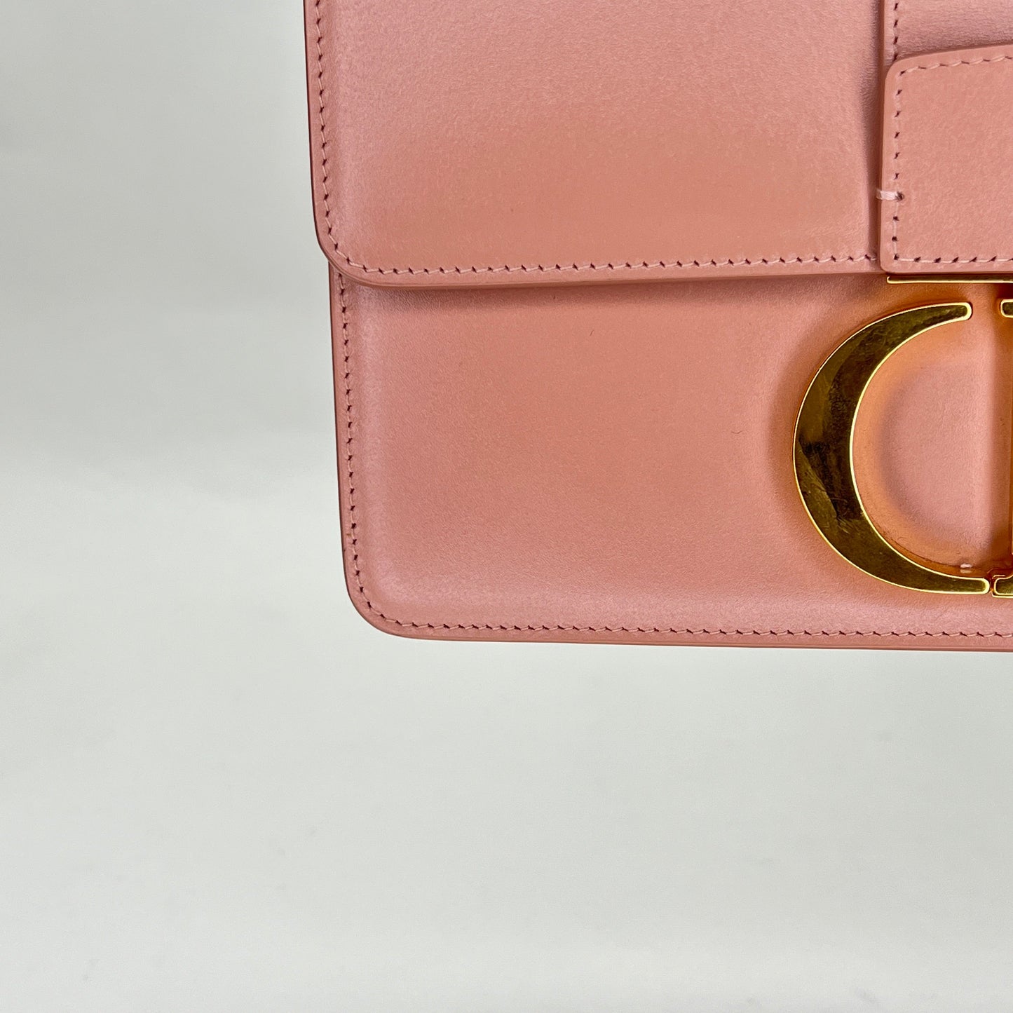Montaigne 30 Pink Shoulder Bag in Calfskin, Gold hardware