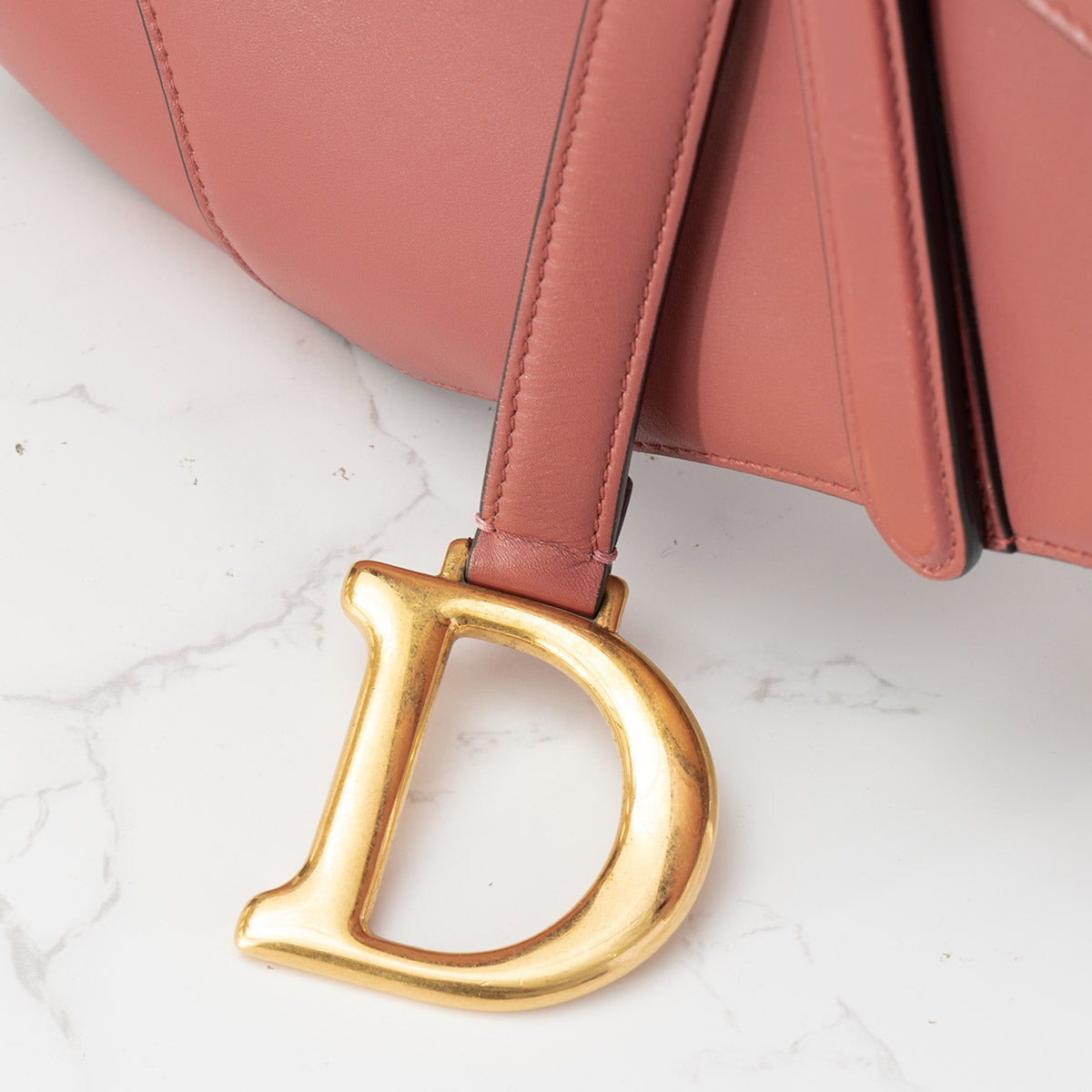 Saddle Medium Pink Shoulder Bag in Calfskin, Gold hardware