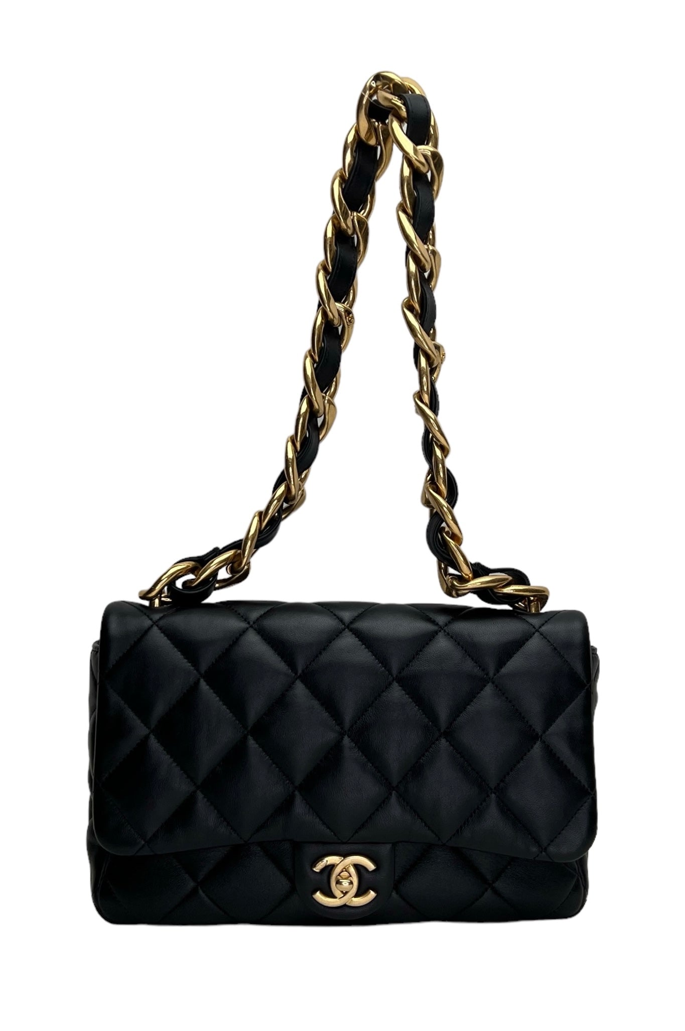 Single Flap Black Shoulder Bag in Calfskin, Gold hardware
