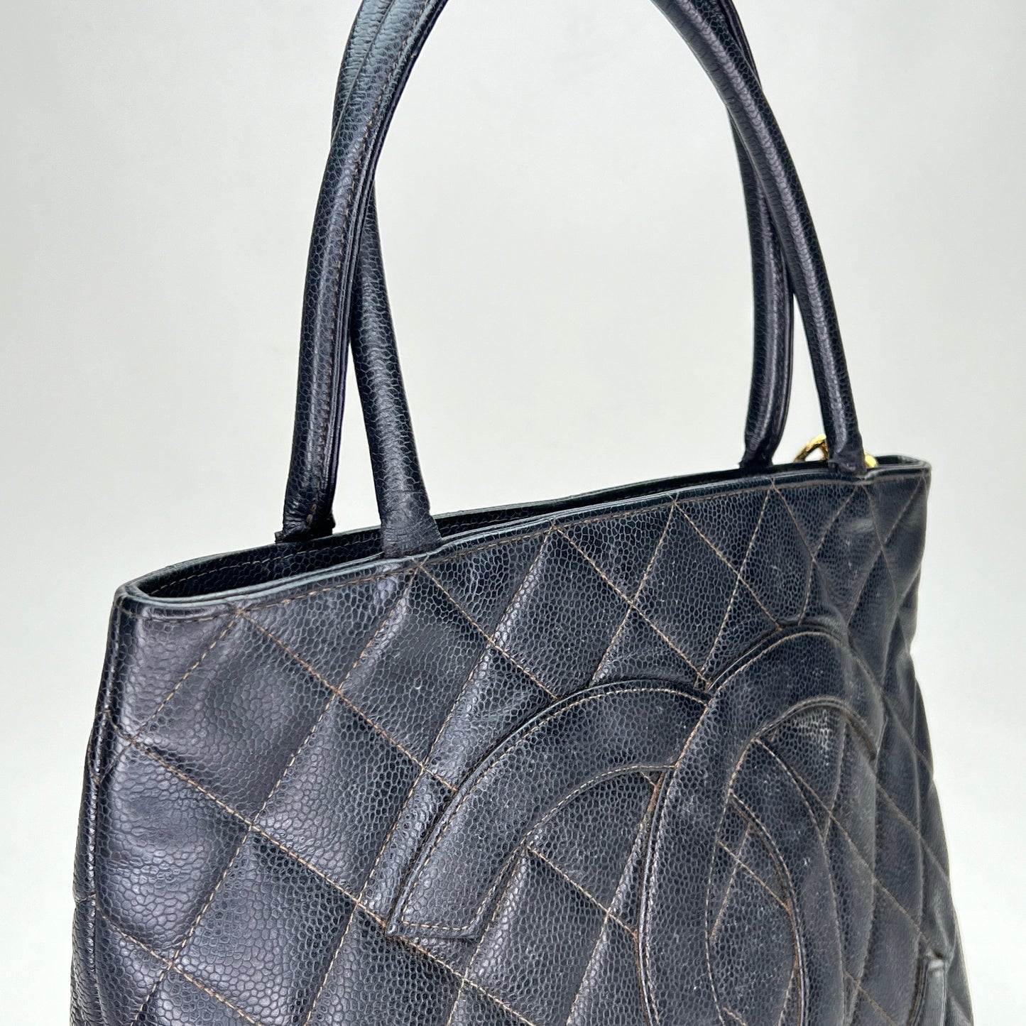 Medallion Black Tote Bag in Caviar Leather, Gold hardware