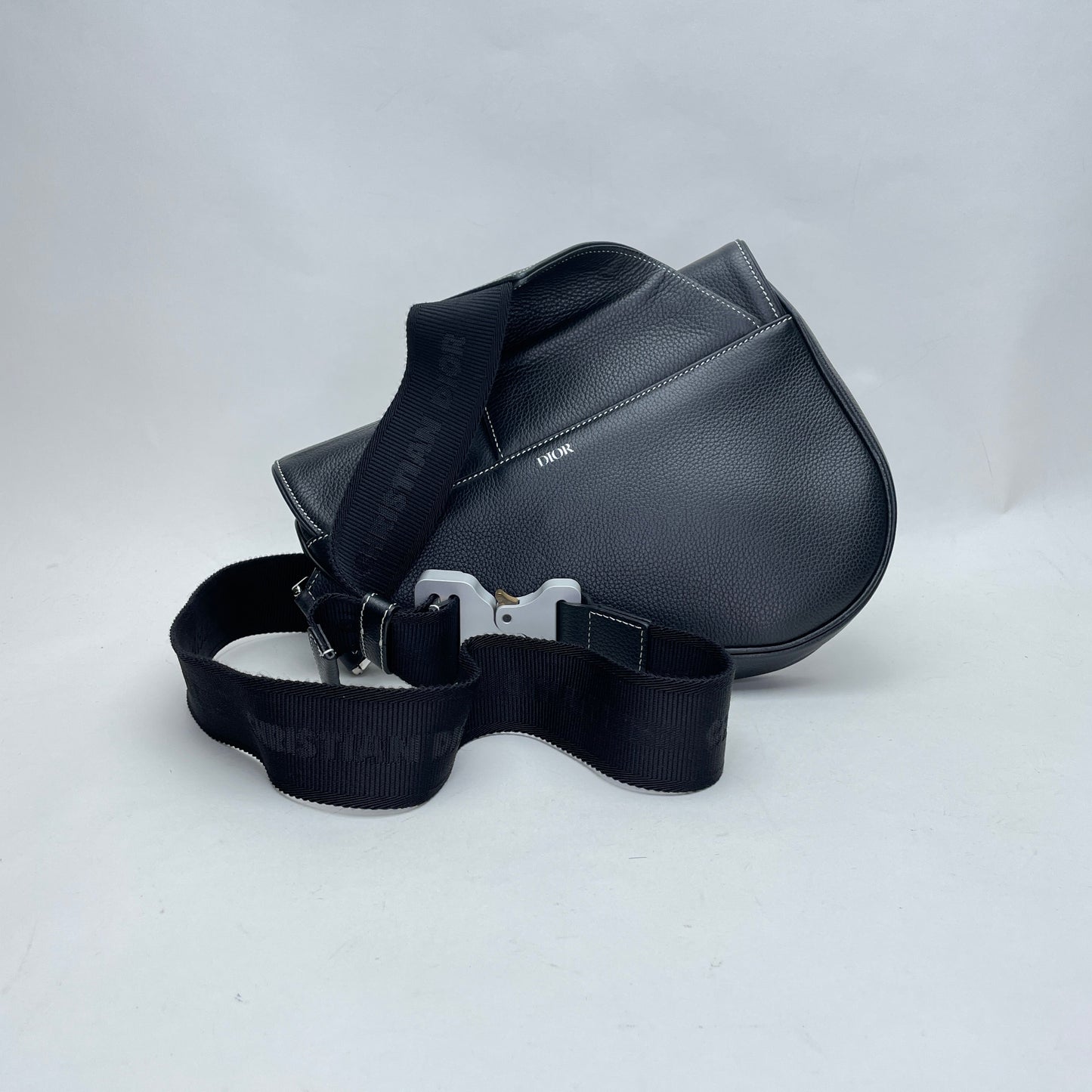 Saddle One Size Black Shoulder Bag in Calfskin, Silver hardware