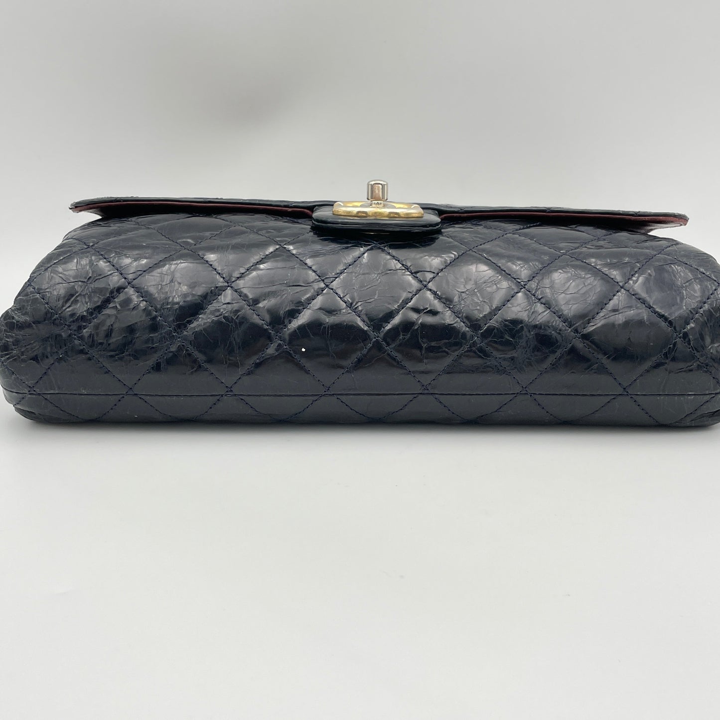 CC Turnlock Crinkled Navy Shoulder Bag in Calfskin, Gold hardware