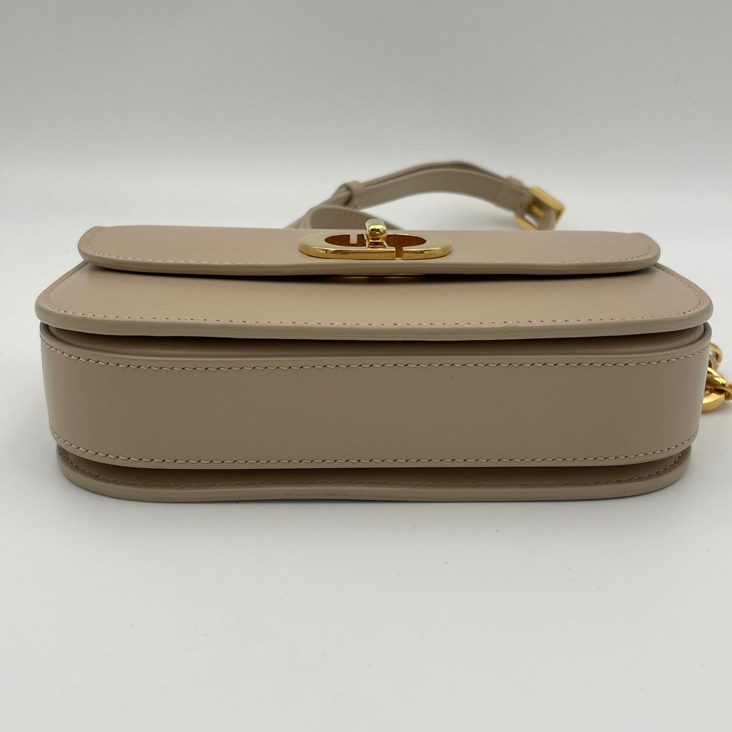 30 Montaigne Avenue Small Beige Crossbody Bag in Calfskin, Gold hardware