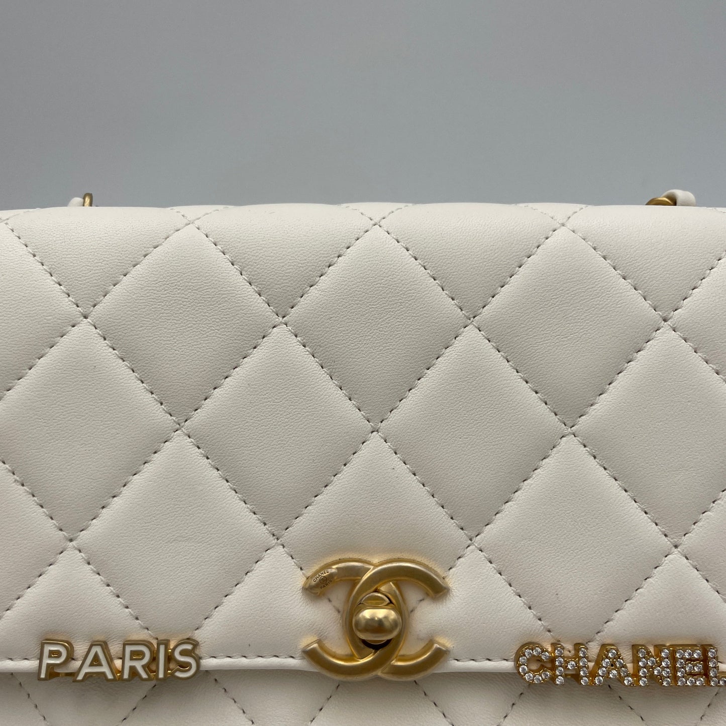 Classic Flap Monaco White Crossbody Bag in Lambskin, Gold hardware