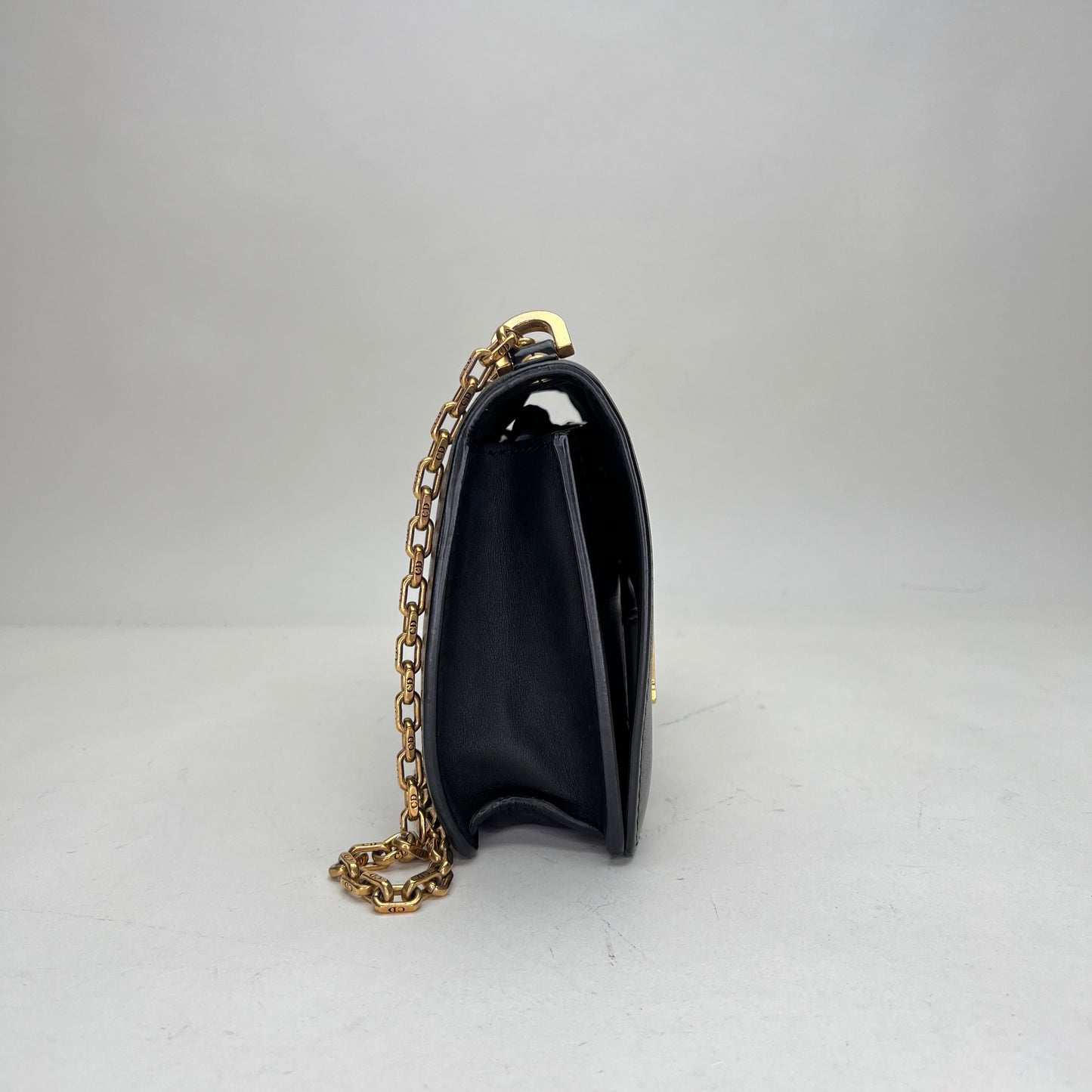 J'adior Black Shoulder Bag in Calfskin, Gold hardware