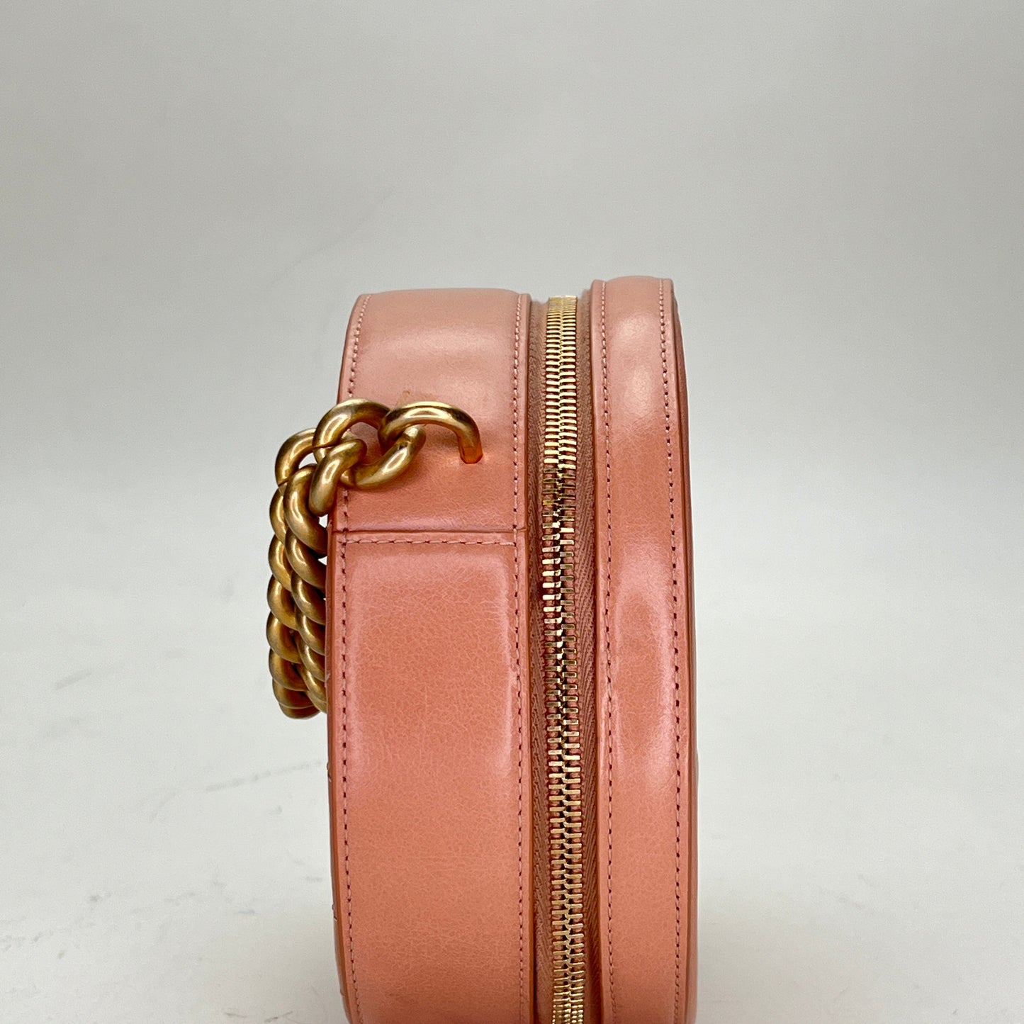 Round CC Pink Crossbody Bag in Calfskin, Gold hardware