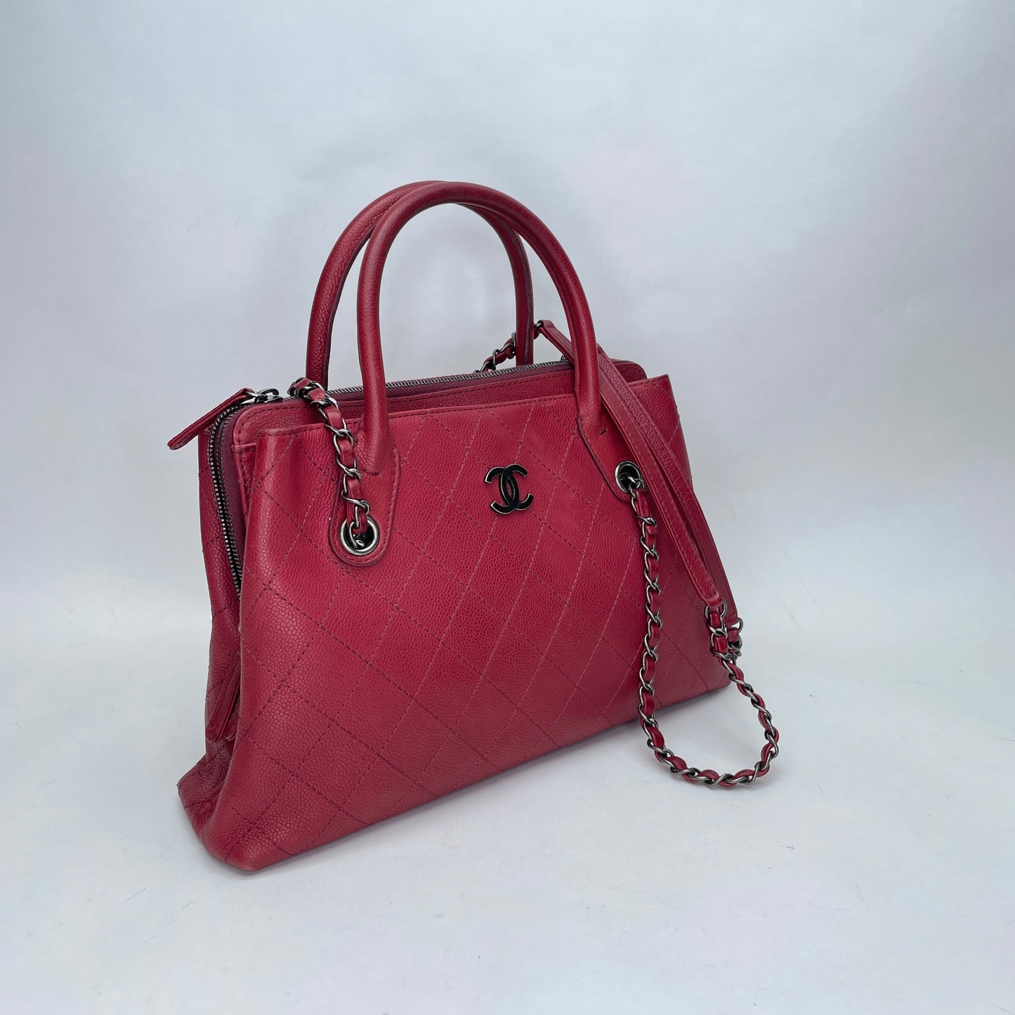 Shopping Red Tote Bag in Caviar Leather, Ruthenium hardware