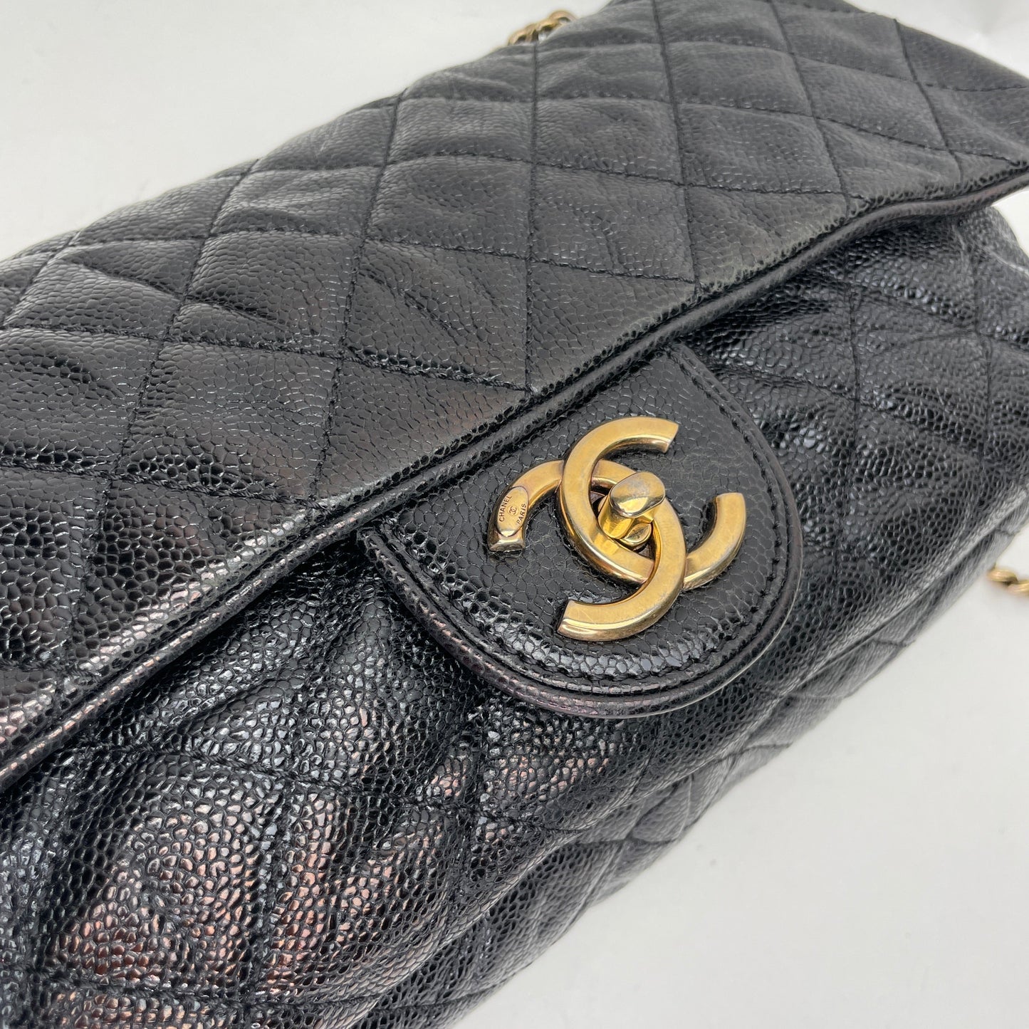 Easy Flap Black Shoulder Bag in Caviar Leather, Gold hardware