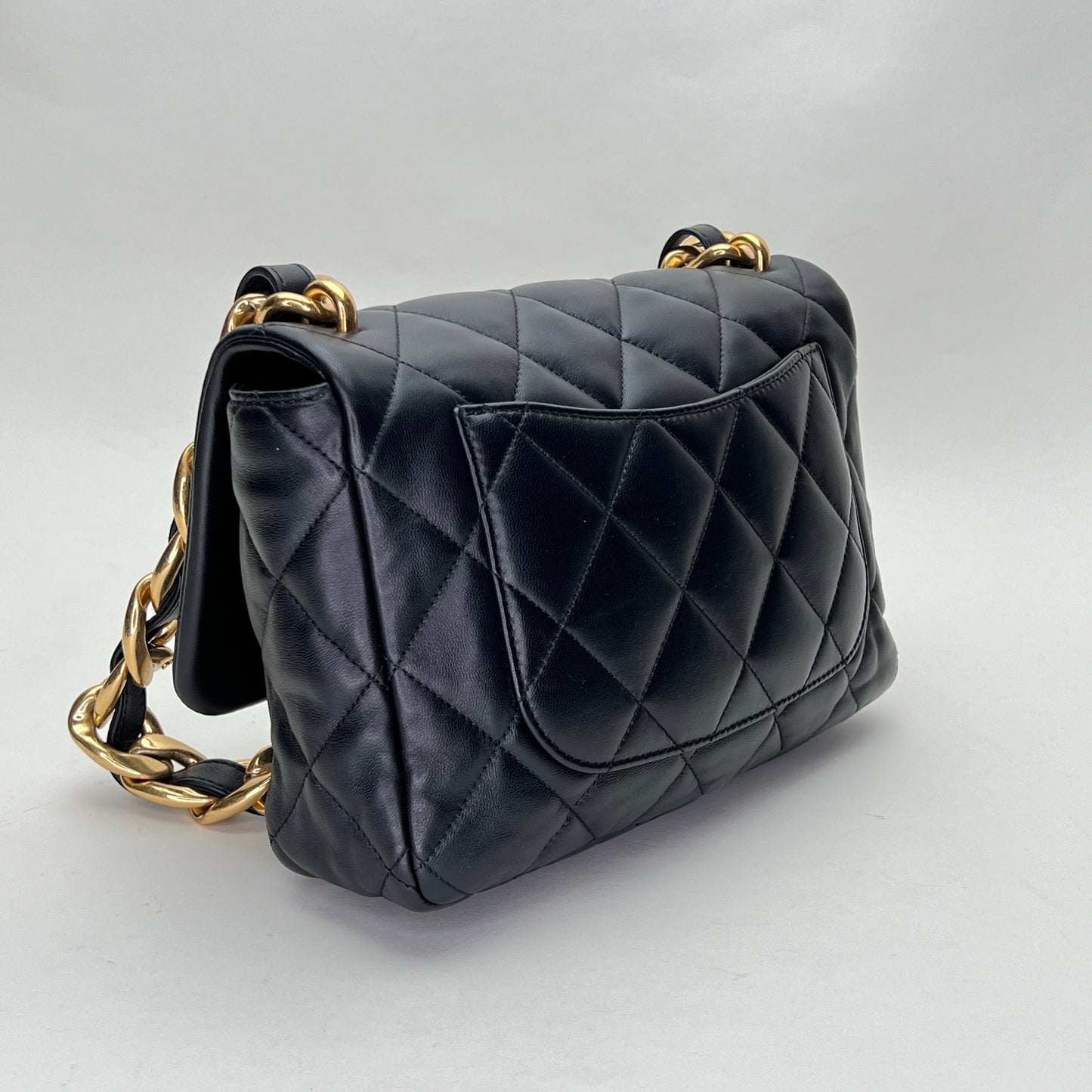 Single Flap Black Shoulder Bag in Calfskin, Gold hardware
