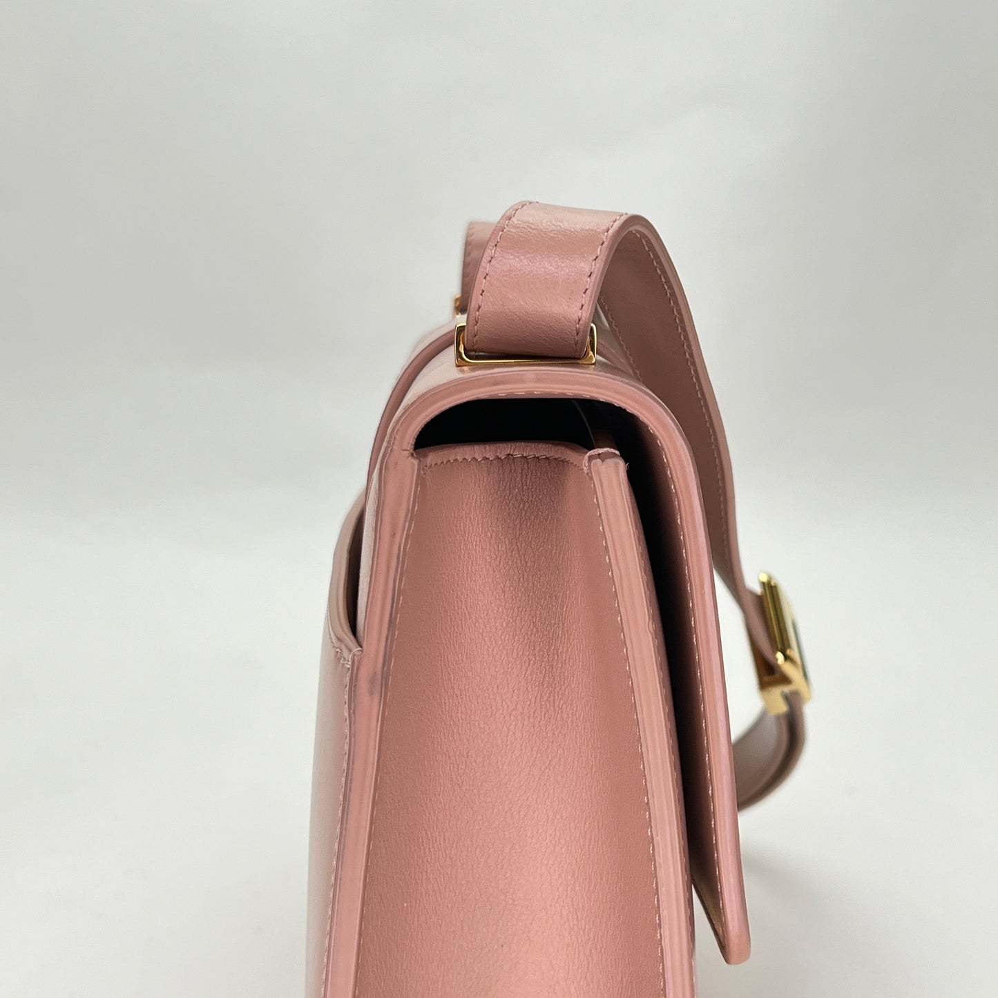 Montaigne 30 Pink Shoulder Bag in Calfskin, Gold hardware