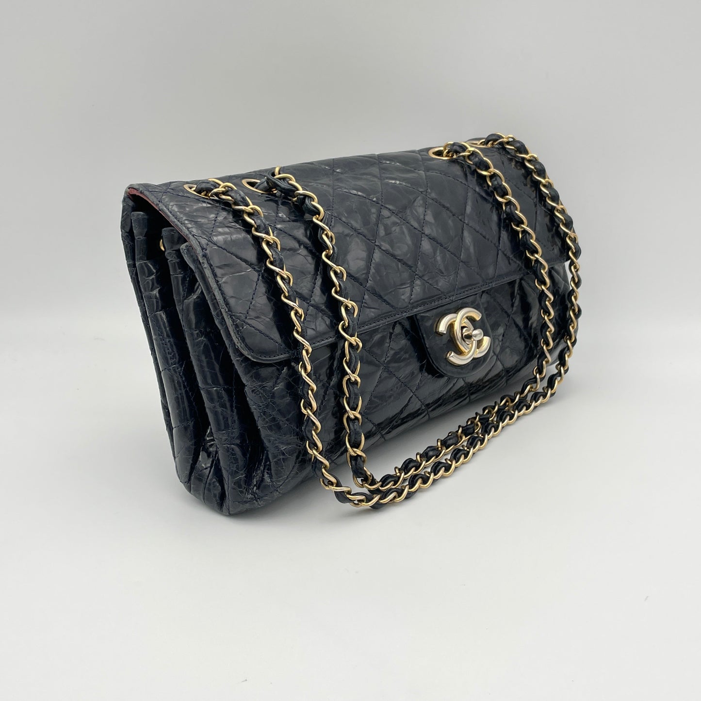 CC Turnlock Crinkled Navy Shoulder Bag in Calfskin, Gold hardware