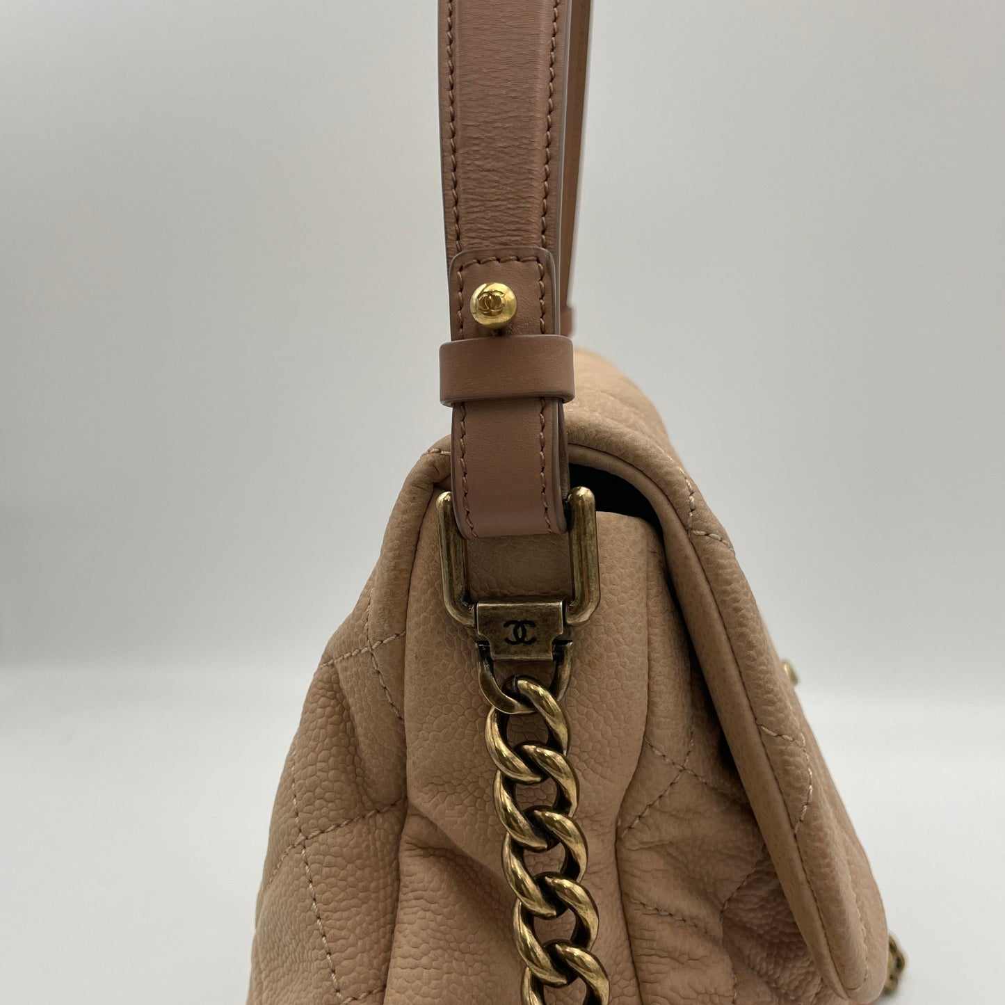 Flap Bag One Size Beige Shoulder Bag in Lambskin, Gold hardware