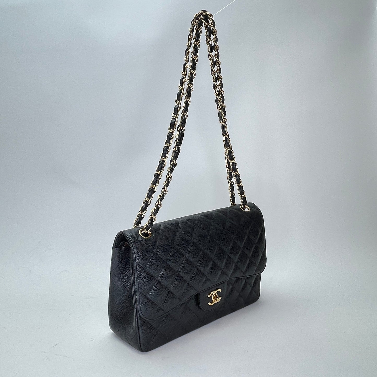 Classic Flap Jumbo Black Shoulder Bag in Caviar Leather, Gold hardware