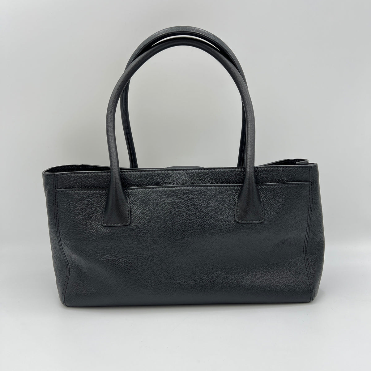 Executive Cerf Black Top Handle Bag in Calfskin, Gold hardware