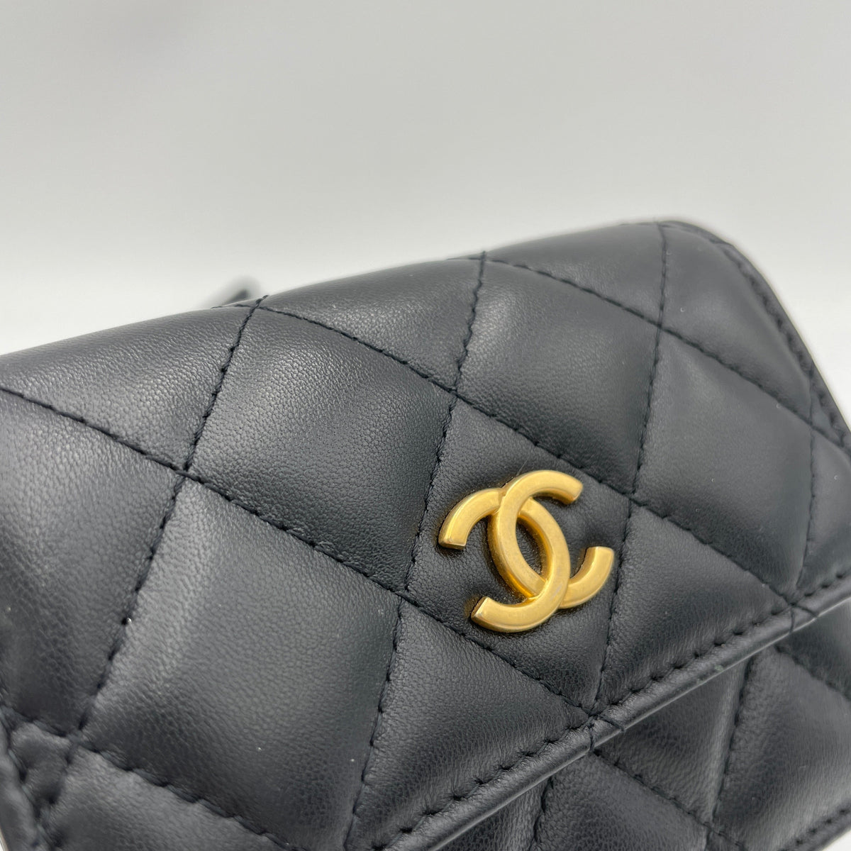Classic Flap Chain Mini Black Card Holder in Lambskin, Gold hardware