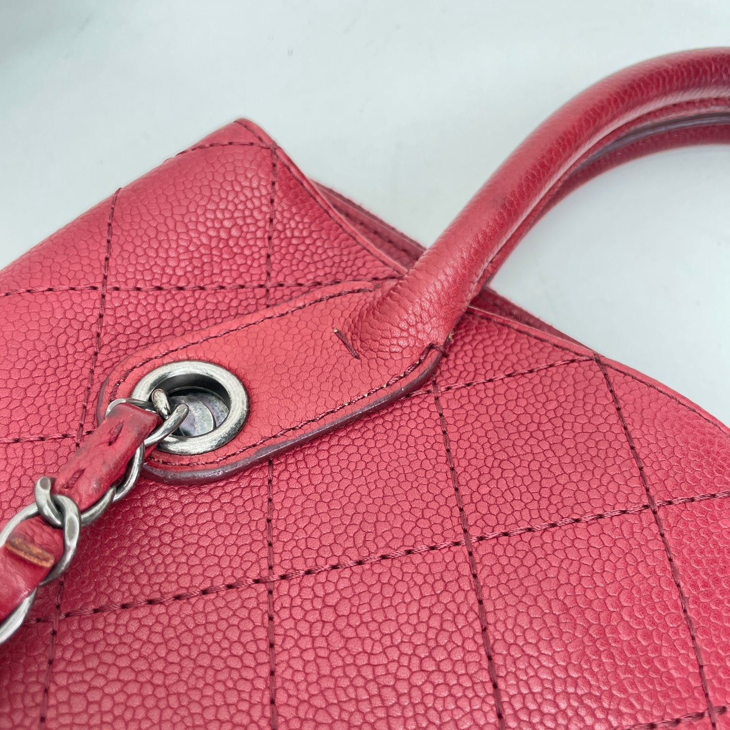 Shopping Red Tote Bag in Caviar Leather, Ruthenium hardware