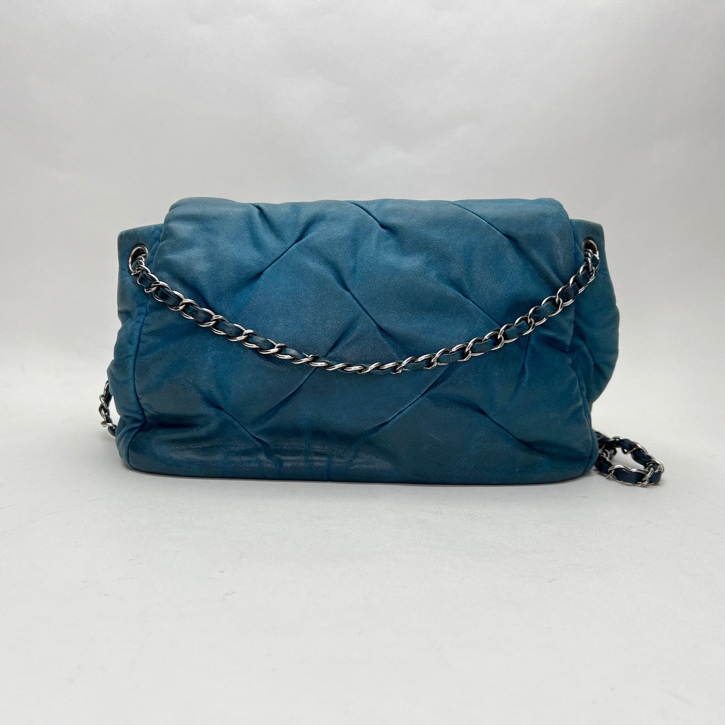 Glint Accordion Flap Blue Shoulder Bag in Lambskin, Silver hardware