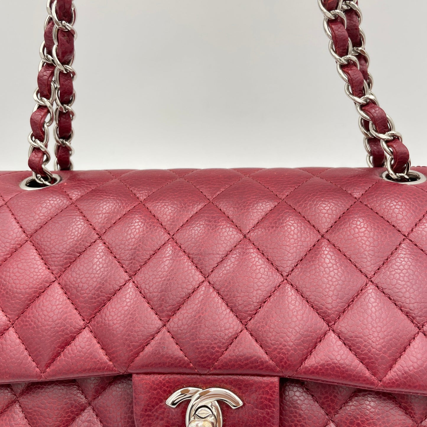 Classic Double Flap Medium Red Shoulder Bag in Caviar Leather, Silver hardware