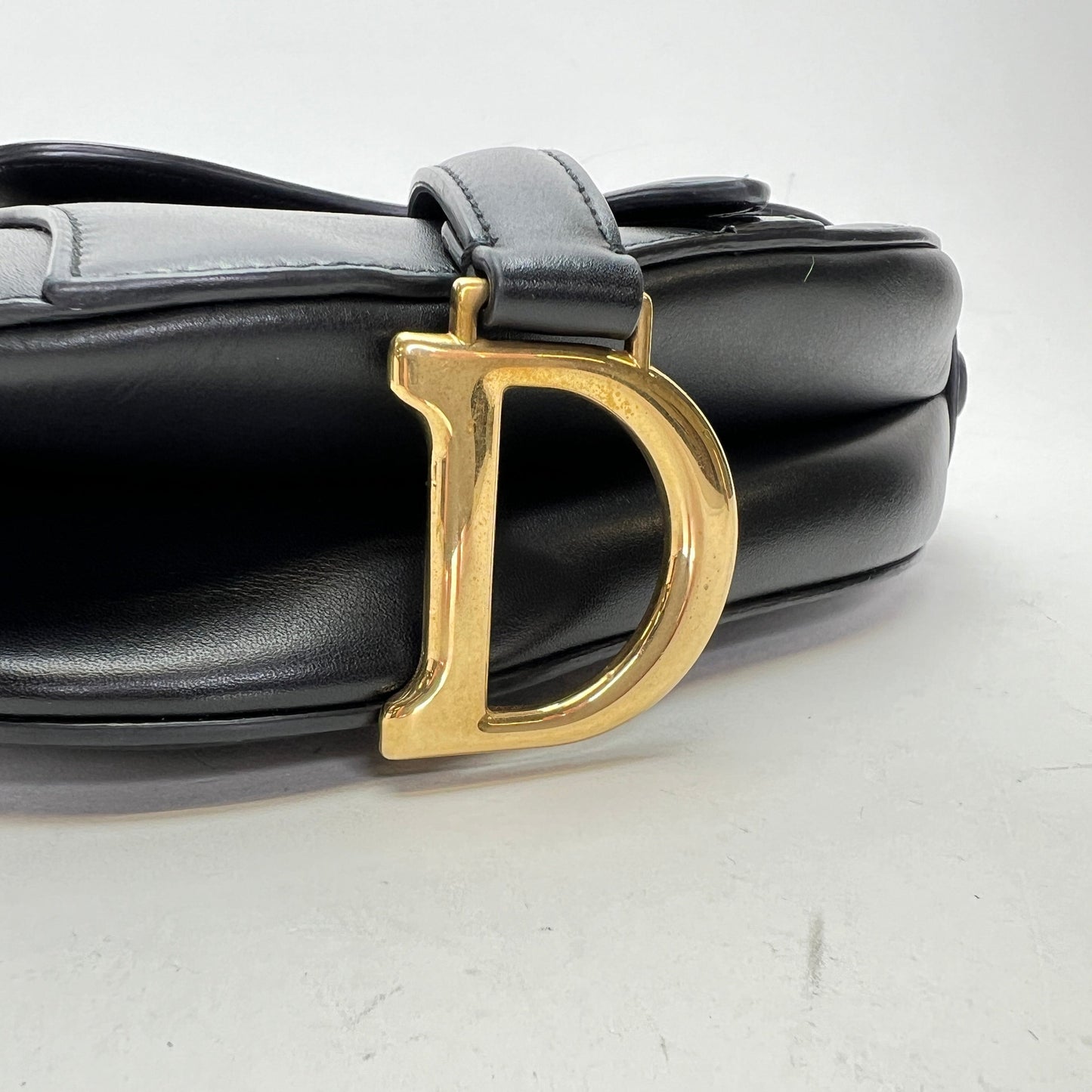 Saddle Mini Black Shoulder Bag in Calfskin, Gold hardware