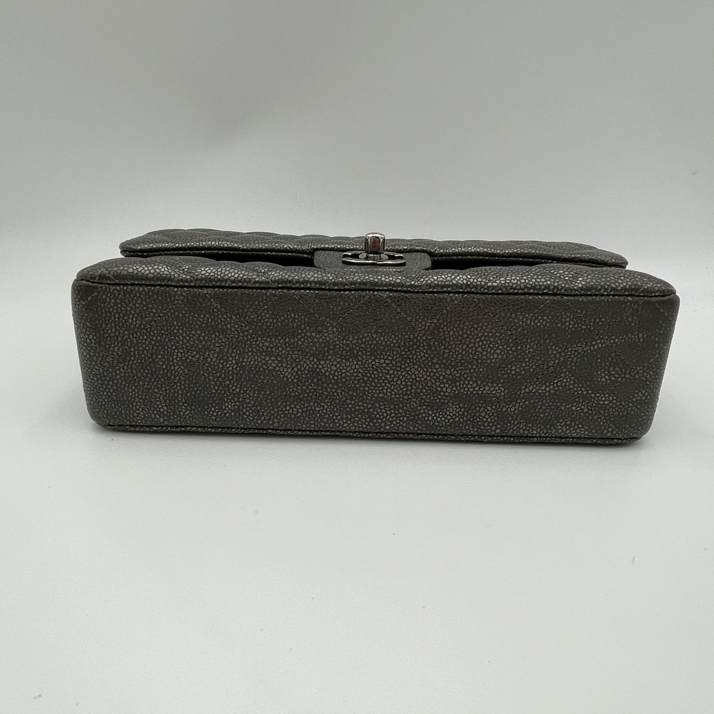Timeless Classic Flap Medium Grey Shoulder Bag in Caviar Leather, Gunmetal hardware