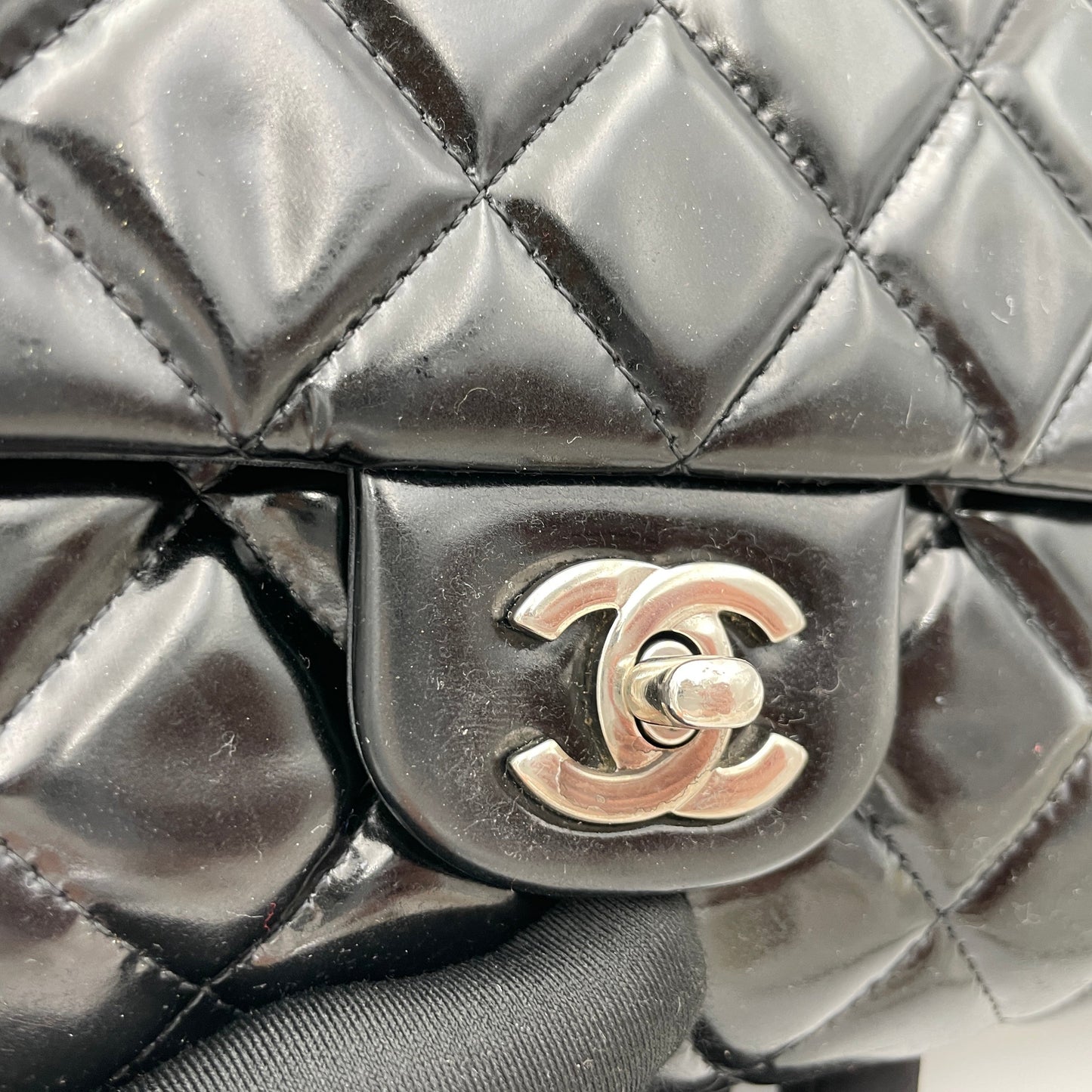 Classic Black Shoulder Bag in Patent Leather, Silver hardware