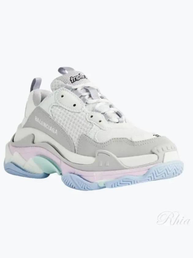 Luxury Balenciaga  Triple S Low Top Sneakers Pastel