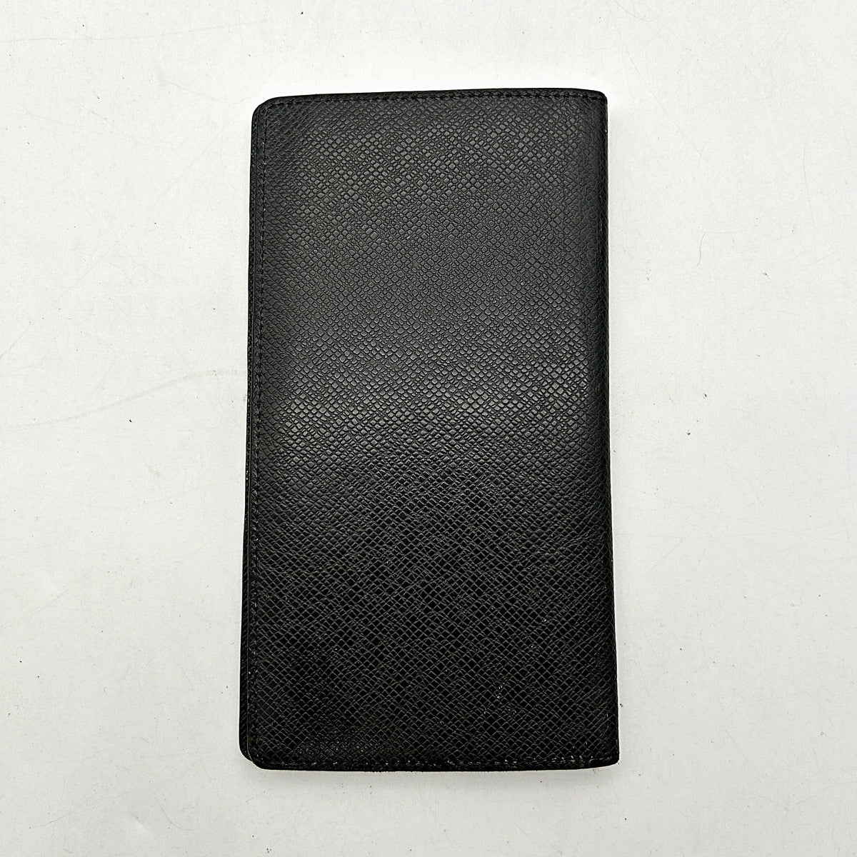 LOUIS VUITTON Taiga Pocket Agenda Cover Black lv8807ee