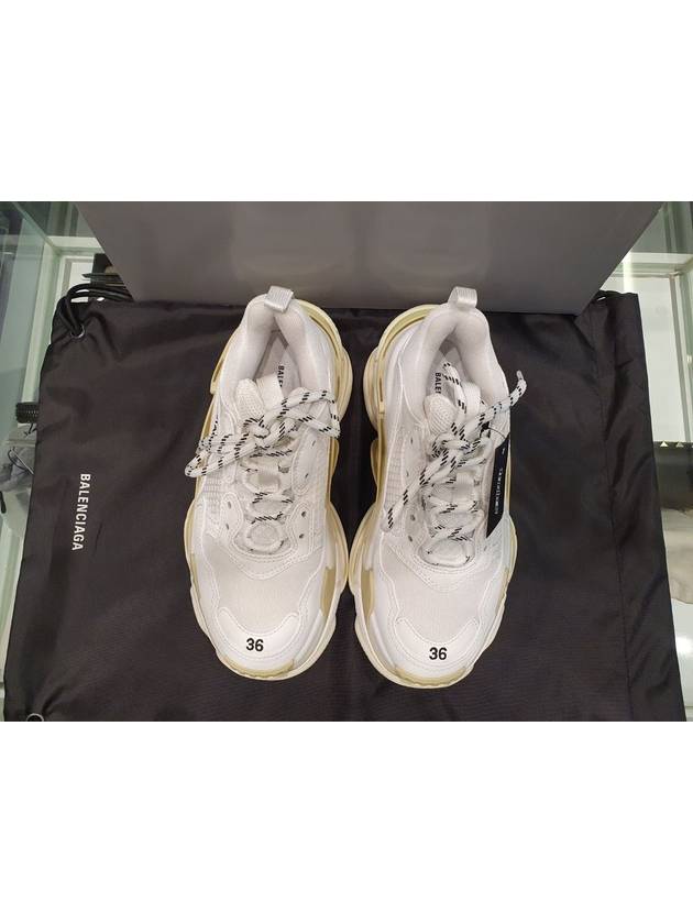 Luxury Balenciaga  Triple S Low-Top Sneakers White