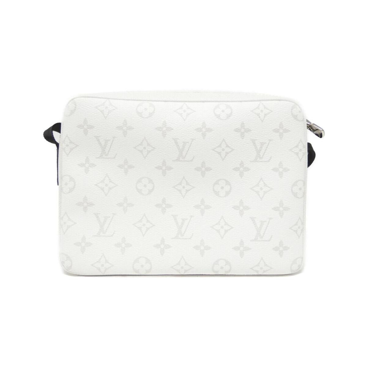 Louis Vuitton Taiga Lama  Messenger PM M30243 Shoulder Bag