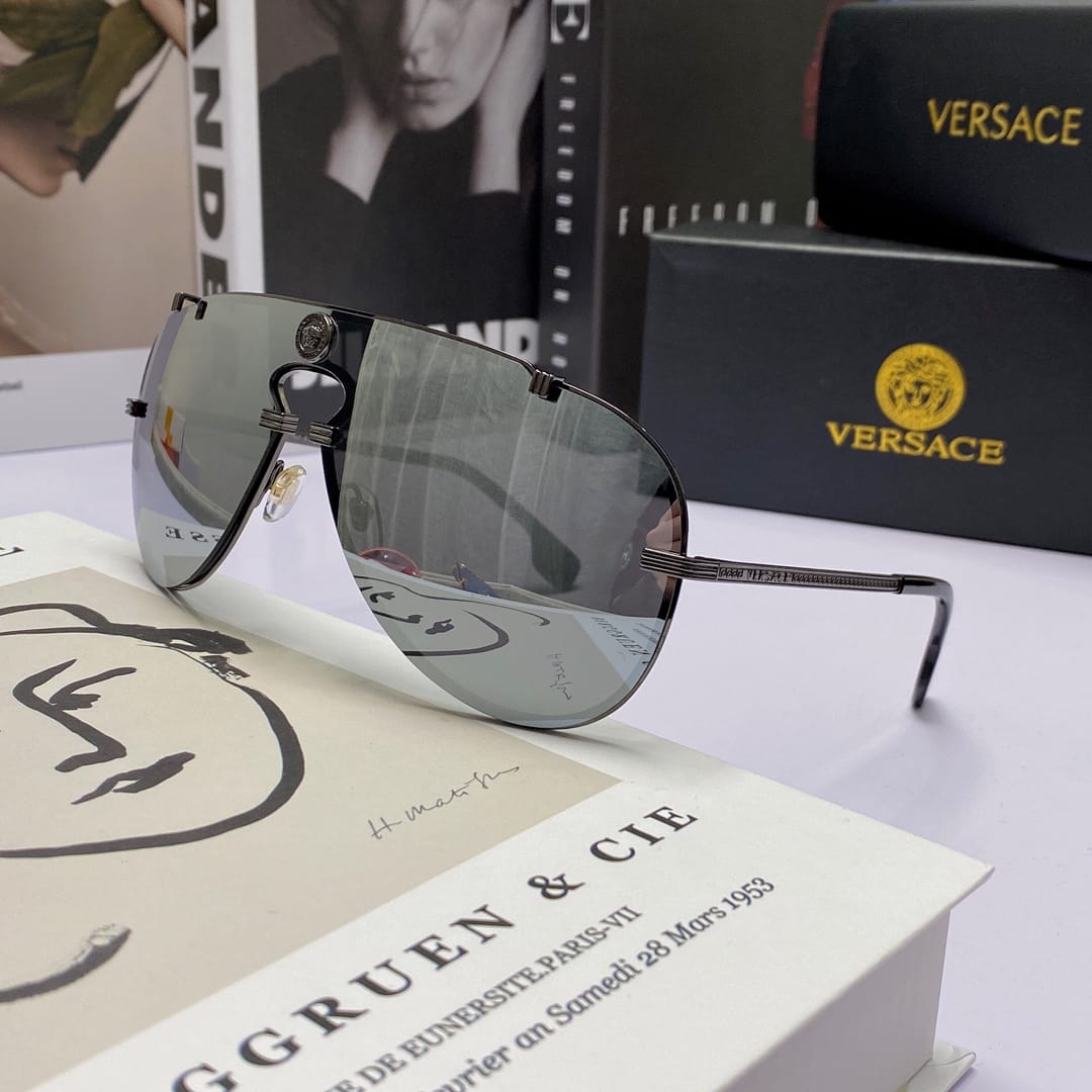 Versace Sunglasses Ve2243