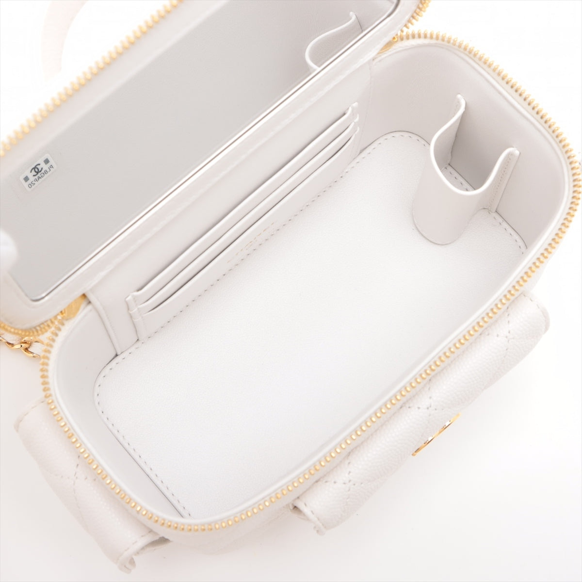 Chanel Matrasse Caviar S Chain Shoulder Bag Vanity White G