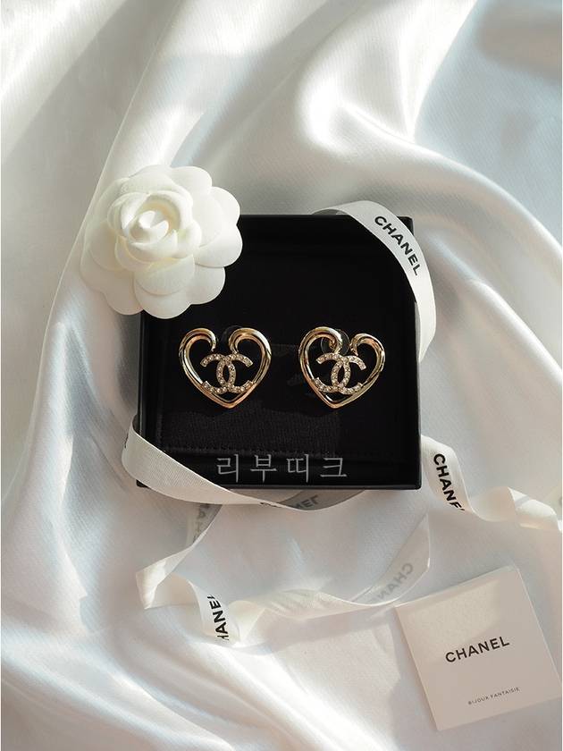 CC Logo Big Heart Crystal Earrings Gold Chanel