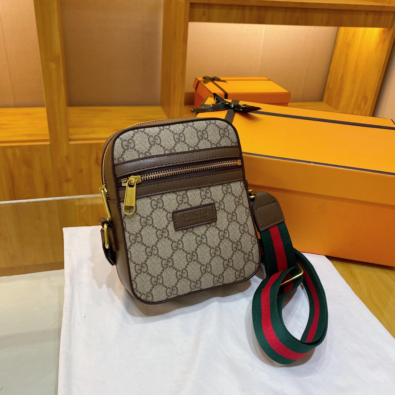 Gucci crossbody Handbag (Men) Unisex