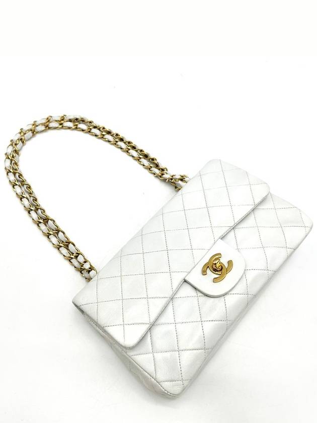 Lambskin classic medium shoulder bag Chanel