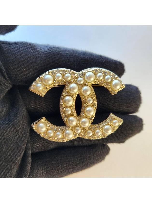 CC Logo Pearl Crystal Brooch Gold Chanel