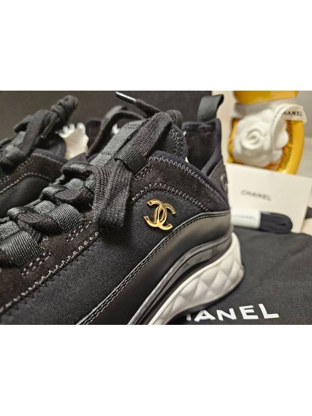 Mixed Fibers Velvet Calfskin Low Top Sneakers Black Chanel