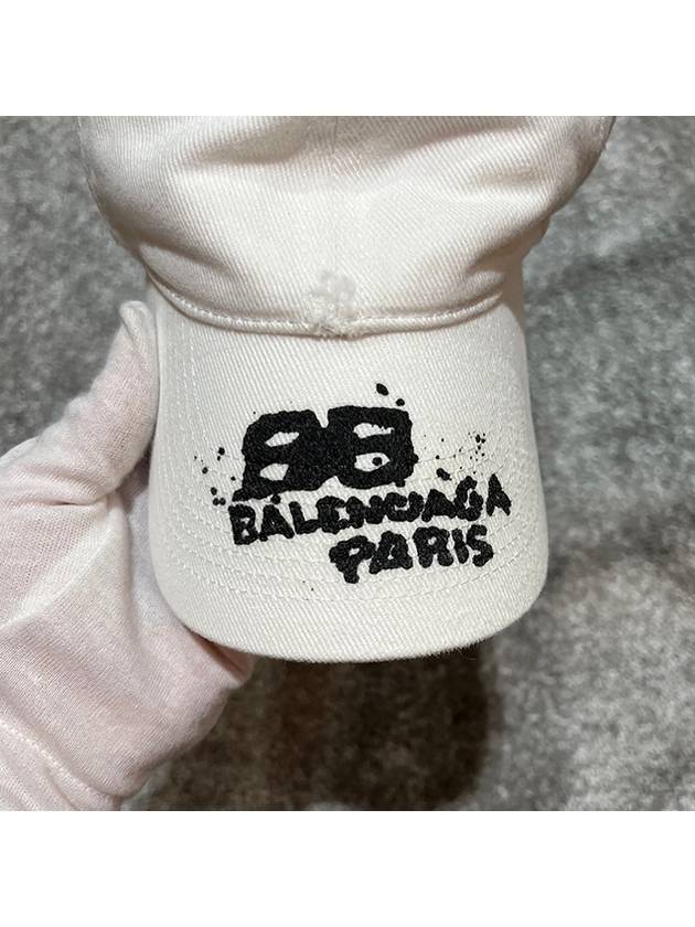 Luxury Balenciaga  Hand Draw BB Icon Ball Cap White