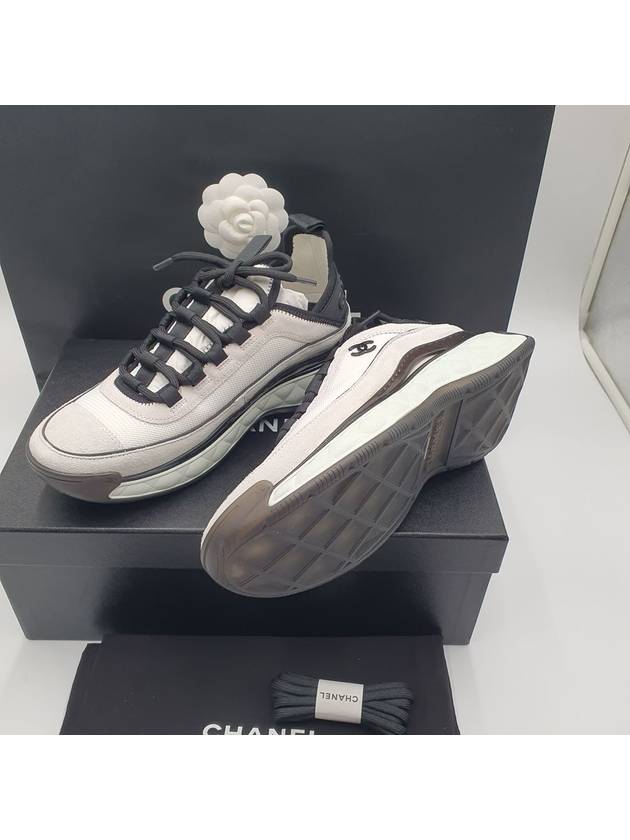 Fabric Suede Calfskin Low-Top Sneakers White Light Grey Chanel