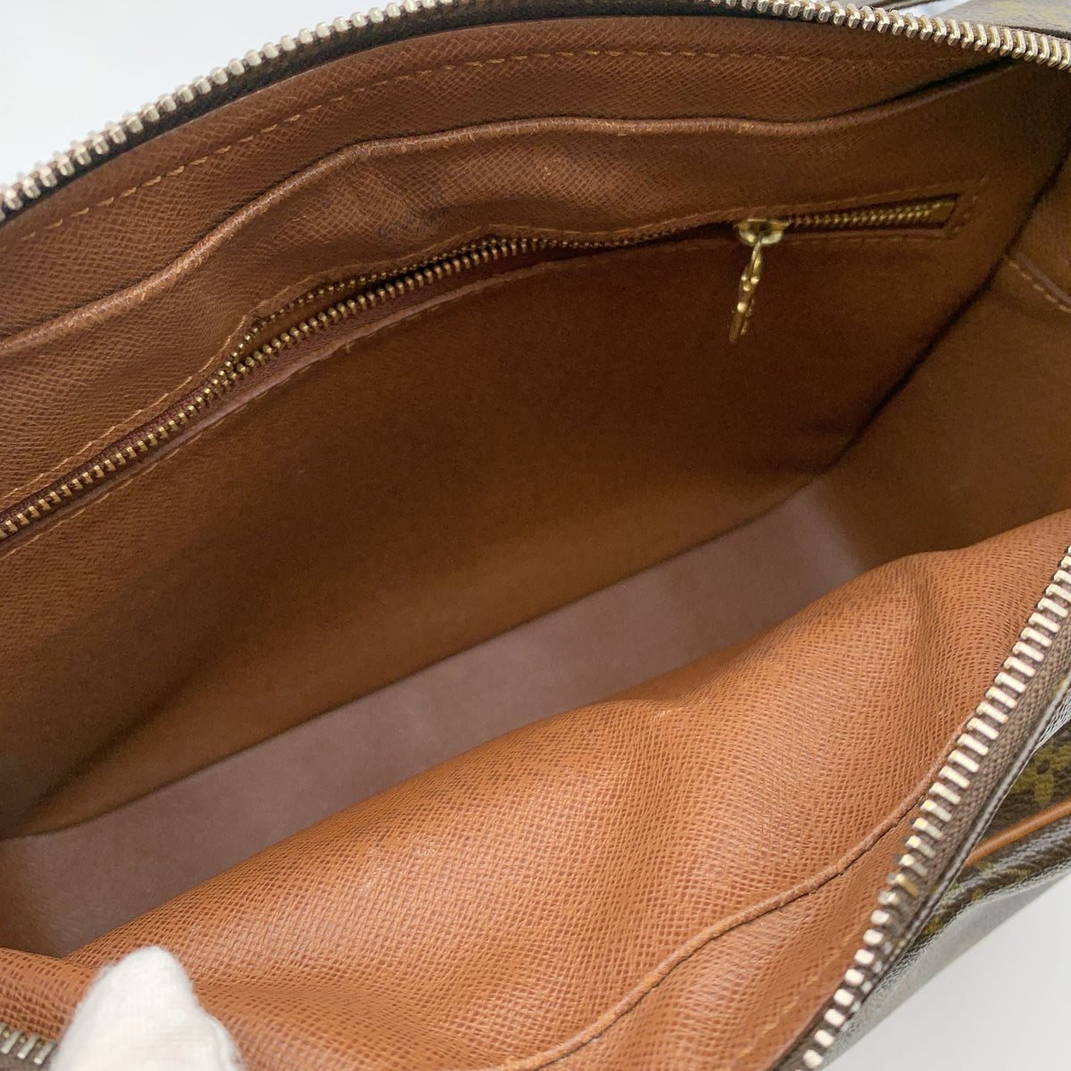 LOUIS VUITTON Vintage Monogram Canvas Nil Messenger Bag M45244