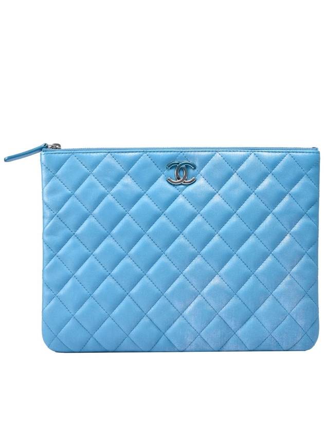 Women s New Medium Clutch Unit 25 Chanel