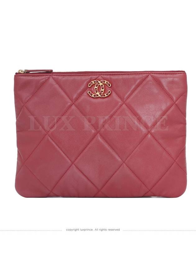 New Medium 19 Clutch 0816sv Chanel