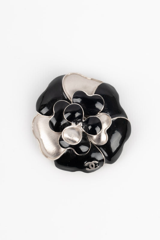 Broche camélia Chanel