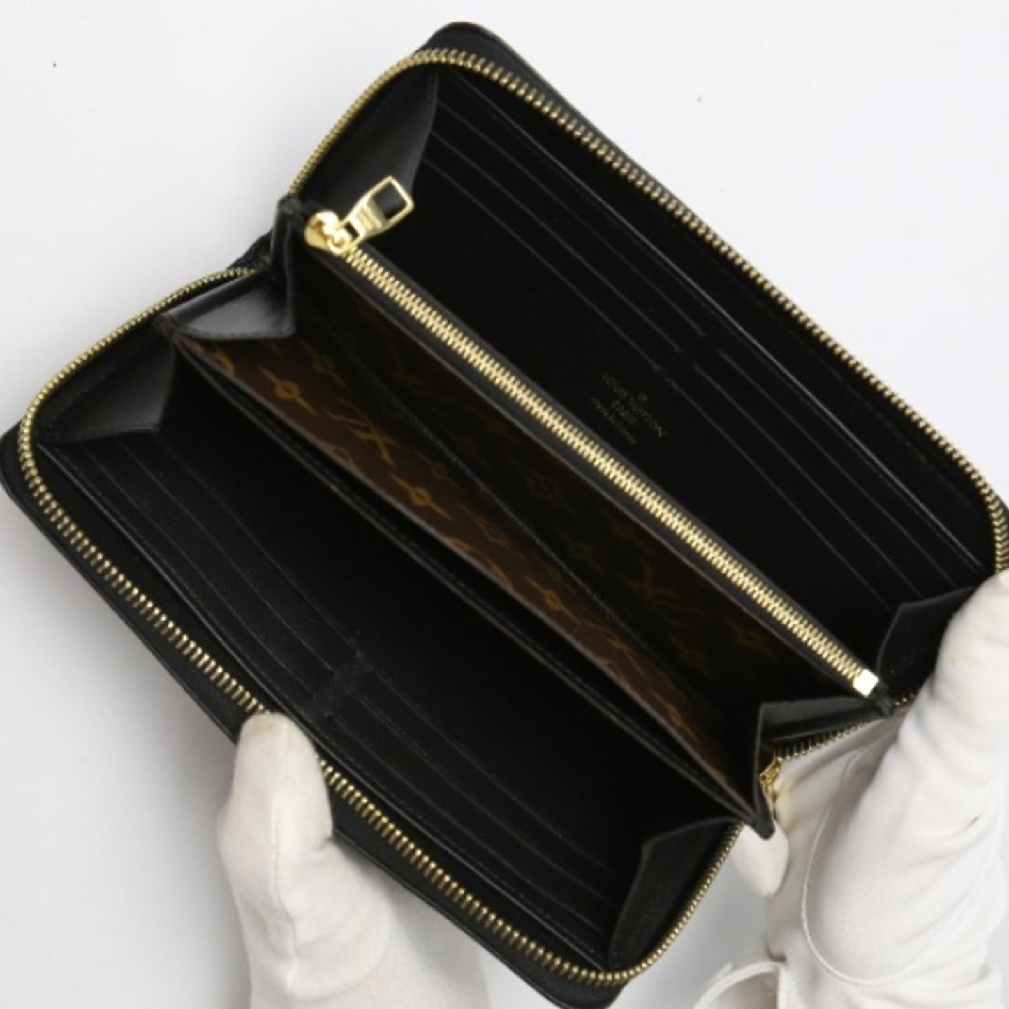 Louis Vuitton Monogram  Noir Monogram Long Wallet (Bi-Fold)