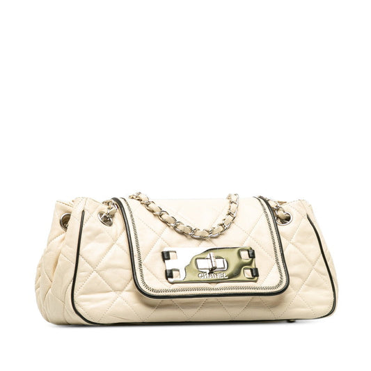 Chanel Matrasse Chain Shoulder Bag White Black   Chanel