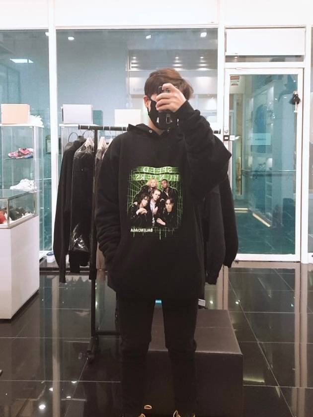 Luxury Balenciaga  Speed Hunter Print Hoodie Black