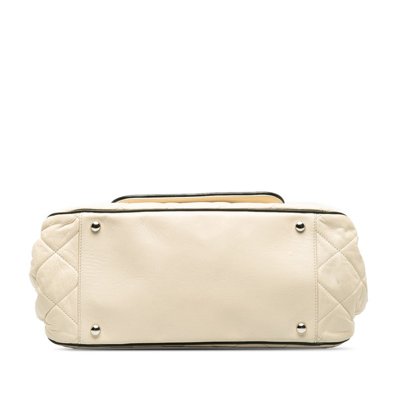 Chanel Matrasse Chain Shoulder Bag White Black   Chanel
